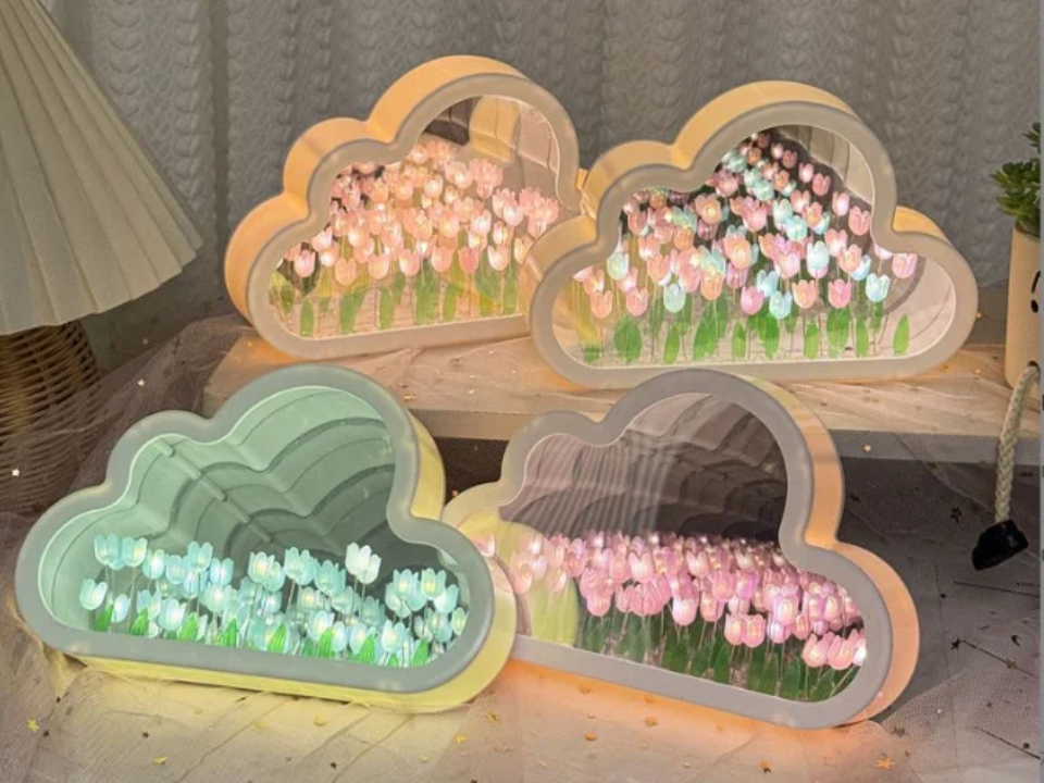 lampe décorative en forme de nuage avec fleurs lumineuses