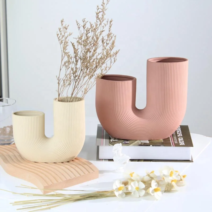 vases décoratifs modernes en forme de “U”