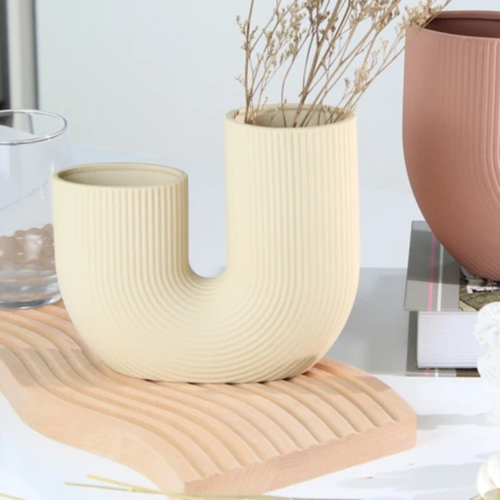 vases décoratifs modernes en forme de “U”